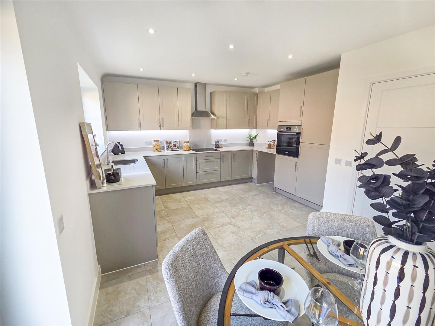 3 bed property in Morinsbury Road, Bedford